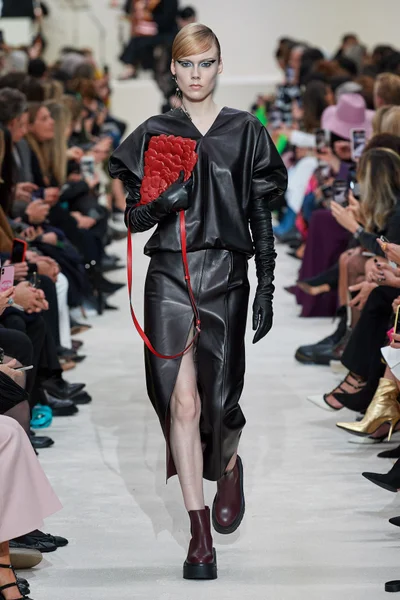 Look 15